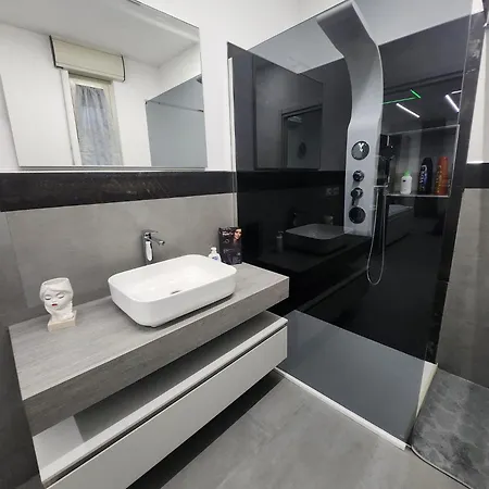 Oasi Di Relax Luxury Piu Parcheggio Privato Отель для свиданий *
